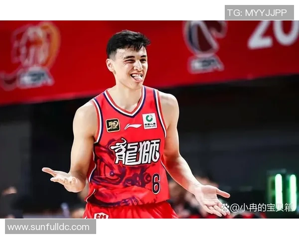 广州篮球队配合问题引发热议球迷对战术和球员默契提出不同看法 广州篮球队配合问题引发热议球迷对战术和球员默契提出不同看法