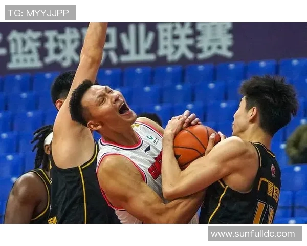 3月12日广东队对阵深圳队精彩直播全程回顾与赛后分析 3月12日广东队对阵深圳队精彩直播全程回顾与赛后分析