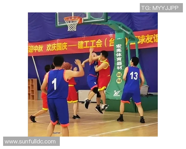 上海篮球队的拼搏之路:从低谷到巅峰的奋斗历程与荣耀回顾 上海篮球队的拼搏之路:从低谷到巅峰的奋斗历程与荣耀回顾